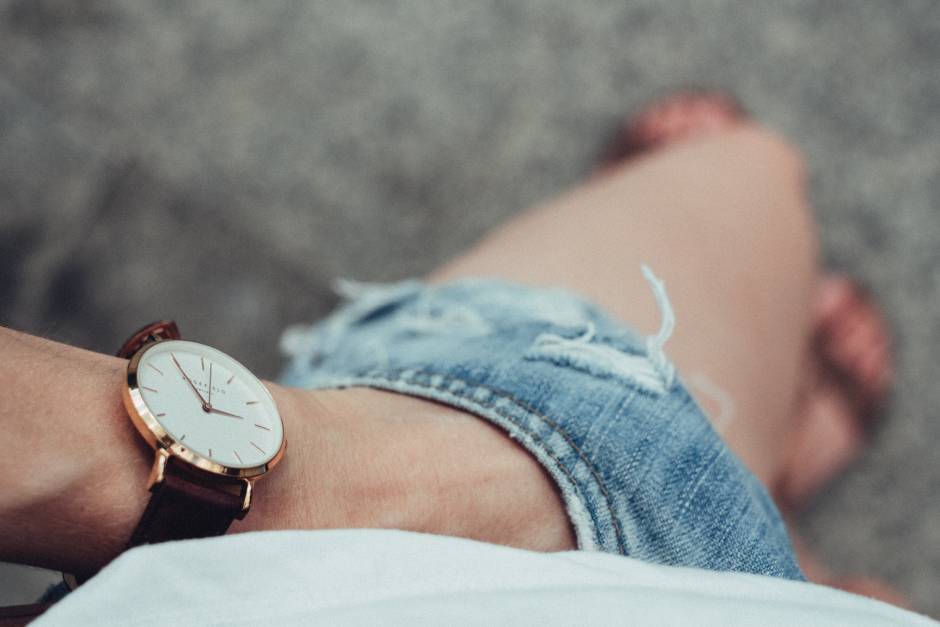 Women's watches with a large dial that will enchant