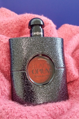 Review Yves Saint Laurent Black Opium BRASTY.CO.UK